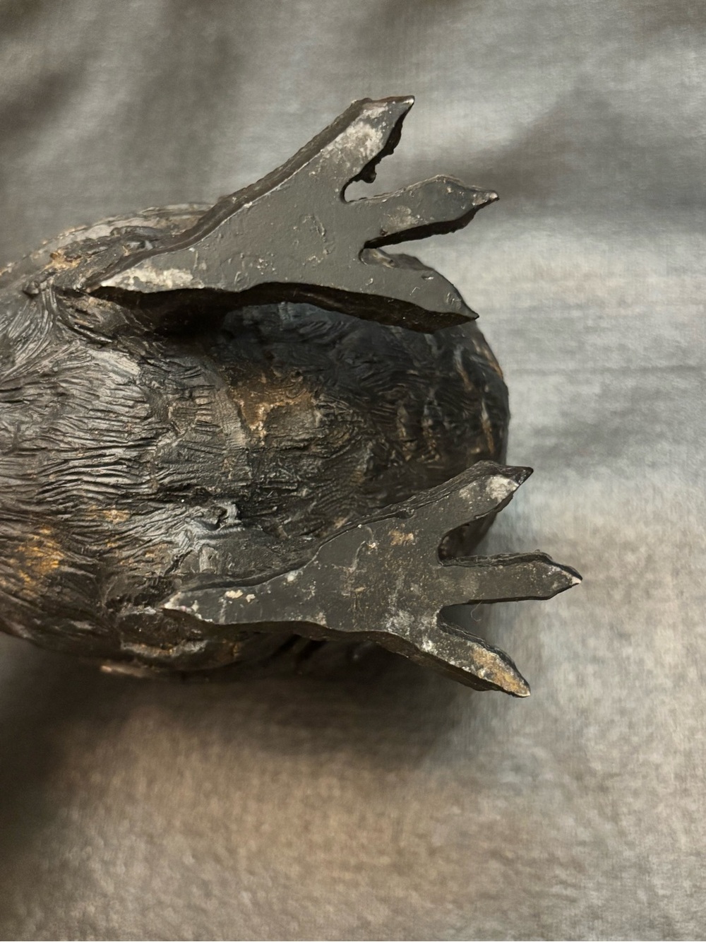 Vintage Black Chicken Garden Figurine W/ Gold Accents - Picture 3 of 5